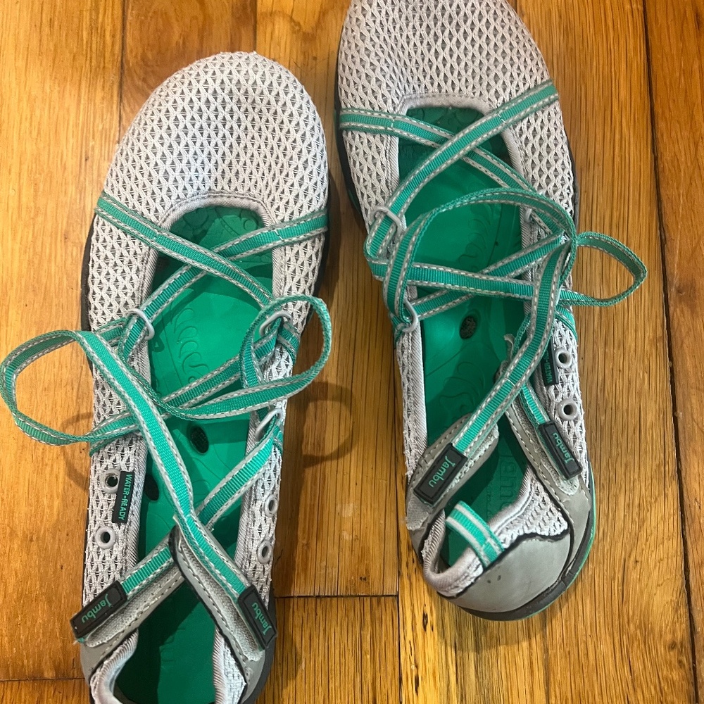 Jambu women’s water shoes size 7.5